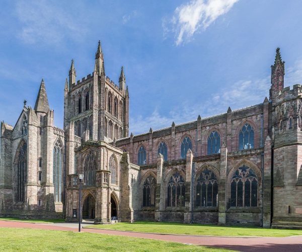 Hereford_Cathedral_Exterior_from_NW,_Herefordshire,_UK_-_Diliff